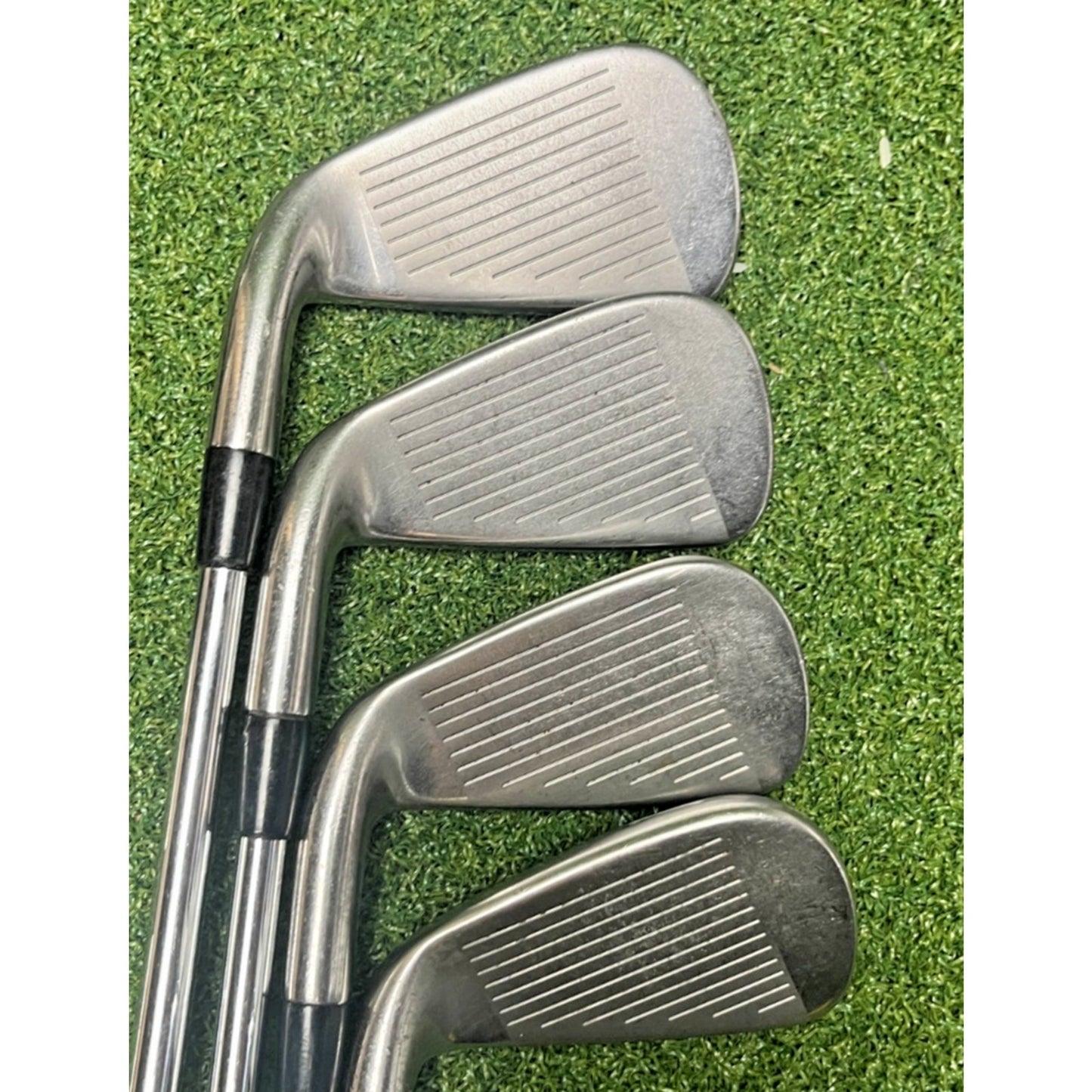 Titleist 712 AP2 4-PW, W - Dyanmic Gold R300 Regular Flex - Good