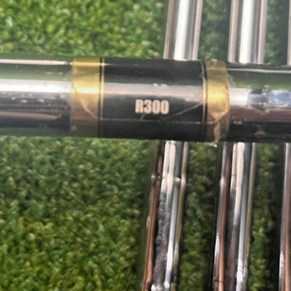 Titleist 712 AP2 4-PW, W - Dyanmic Gold R300 Regular Flex - Good