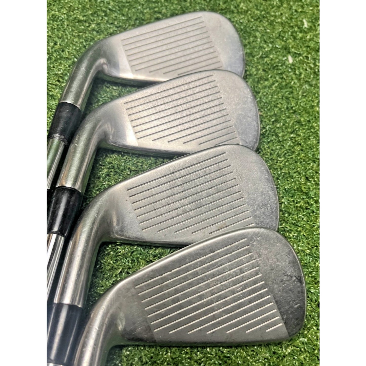 Titleist 712 AP2 4-PW, W - Dyanmic Gold R300 Regular Flex - Good